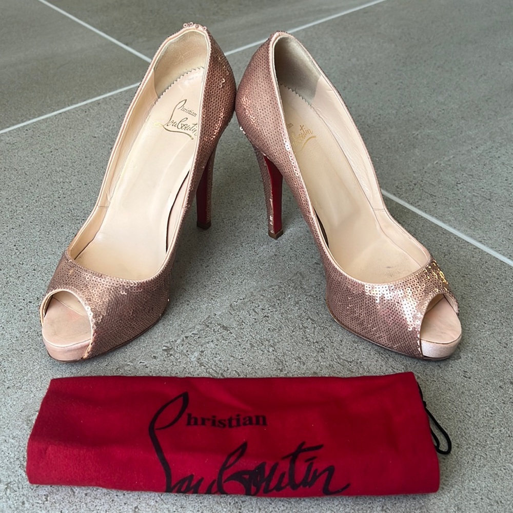 RARE Preowned Christian Louboutin Rose Gold Very Prive paillettes in size 39